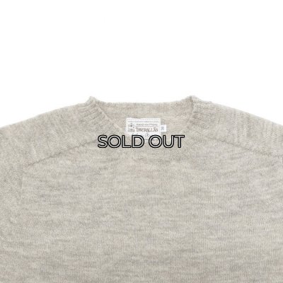 画像3: INVERALLAN(インバーアラン)Crew Neck Saddle Shoulder Sweater(クルーネックサドルショルダーセーター)"Voe True Shetland" / Silver(シルバー)
