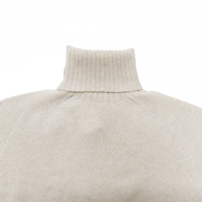 画像3: INVERALLAN（インバーアラン）Roll Neck Saddle Shoulder Sweater（ロールネックサドルショルダーセーター）"Geelong Lambswool" / Swansdown（オフホワイト）