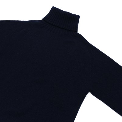 画像4: INVERALLAN(インバーアラン)Roll Neck Saddle Shoulder Sweater(ロールネックサドルショルダーセーター)"Geelong Lambswool" / Nero Navy(ブラックネイビー)