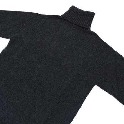 画像4: INVERALLAN（インバーアラン）Roll Neck Saddle Shoulder Sweater（ロールネックサドルショルダーセーター）"Geelong Lambswool" / Charcoal（チャコールグレー）