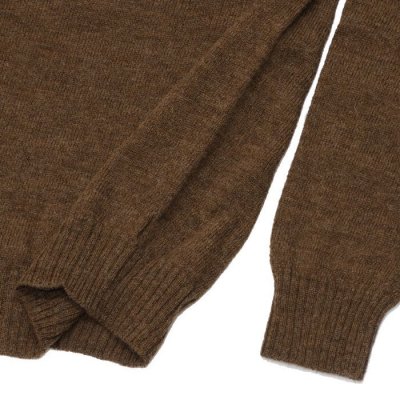 画像5: INVERALLAN(インバーアラン)Crew Neck Saddle Shoulder Sweater(クルーネックサドルショルダーセーター)"Voe True Shetland" / Moorit(ムーリット)※サイズ40のみ