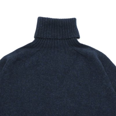 画像3: INVERALLAN（インバーアラン）Roll Neck Saddle Shoulder Sweater（ロールネックサドルショルダーセーター）"Geelong Lambswool" / Cosmos（ミッドナイトネイビー）
