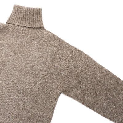 画像4: ★ポイント１０％（12/8迄）INVERALLAN（インバーアラン）Roll Neck Saddle Shoulder Sweater（ロールネックサドルショルダーセーター）"Geelong Lambswool" / Elk（エルク）