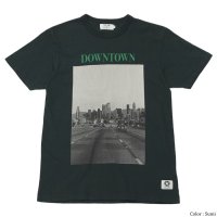 free rage（フリーレイジ）リサイクルコットンプリントTee "DOWN TOWN"/ Sumi（スミクロ）※Sサイズのみ
