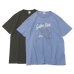 画像1: BARNS OUTFITTERS (バーンズアウトフィッターズ) TSURI-AMI Crew Print T-Shirt (吊り編みクループリントTシャツ)"GOLDEN STATE" / Blue Grey(ブルーグレー)・Black (ブラック) (1)