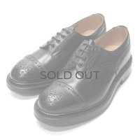 Tricker's（トリッカーズ）キャップトゥブローグシューズ（ダイナイトソール）/Black Box Calf（ブラックボックスカーフ）