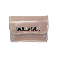 WILD SWANS（ワイルドスワンズ）TONGUE（タング）マルチコインケース/バーボン"シェルコードバン"×ブラック"型押しサドルプルアップ"