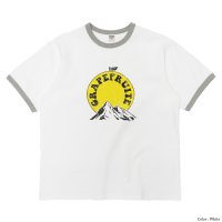 ＜30%OFF＞BARNS OUTFITTERS (バーンズアウトフィッターズ) Ringer Print Tee Shirt（リンガープリントTシャツ）”GARPEFLUITE?/ White(ホワイト)