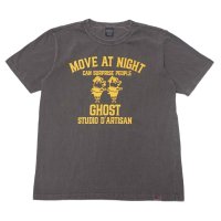 STUDIO D'ARTISAN（ステュディオ・ダ・ルチザン）USAコットンピグメント加工プリントＴシャツ"MOVE AT NIGHT"/Charcoal Black（チャコールブラック）※XLサイズのみ