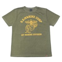STUDIO D'ARTISAN（ステュディオ・ダ・ルチザン）USAコットンピグメント加工プリントＴシャツ"S.D.MARINE CORP"/Army Green（アーミーグリーン）※Sサイズのみ