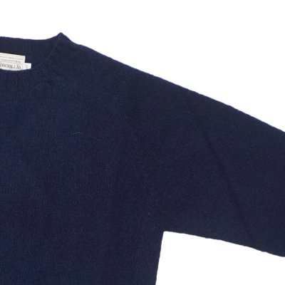 画像4: ★ポイント１０％（12/8迄）INVERALLAN（インバーアラン）Crew Neck Saddle Shoulder Sweater（クルーネックサドルショルダーセーター）"Supersoft Shetland" / New Navy（ニューネイビー）