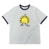 BARNS OUTFITTERS (バーンズアウトフィッターズ) Ringer Print Tee Shirt（リンガープリントTシャツ）”GARPEFLUITE?/ Grey (グレー)