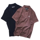 Barbour（バブアー）Barbour Logo Sports Polo Shirt （バブアーロゴスポーツポロシャツ） / Navy（ネイビー）・PPL（ブラウン系）