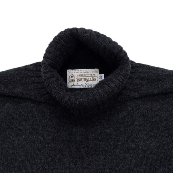 画像7: INVERALLAN（インバーアラン）Roll Neck Saddle Shoulder Sweater（ロールネックサドルショルダーセーター）"Geelong Lambswool" / Charcoal（チャコールグレー） (7)