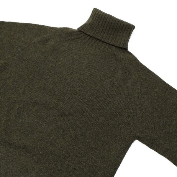 画像4: INVERALLAN(インバーアラン)Roll Neck Saddle Shoulder Sweater(ロールネックサドルショルダーセーター)"Geelong Lambswool" / Loden Green(ローデングリーン) (4)