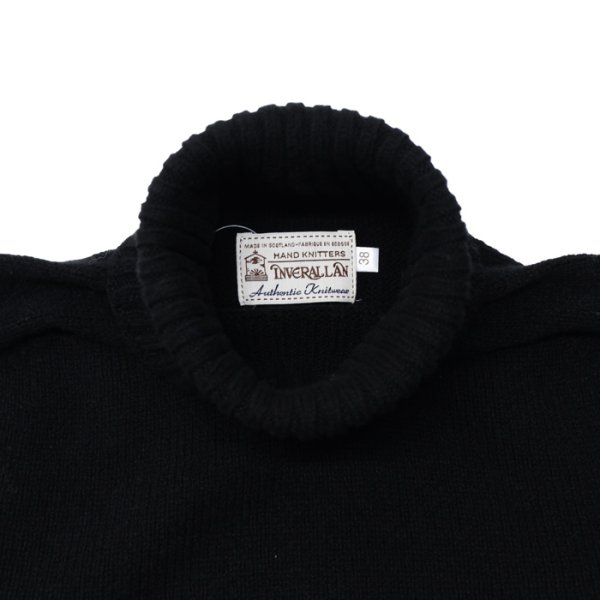 画像7: INVERALLAN（インバーアラン）Roll Neck Saddle Shoulder Sweater（ロールネックサドルショルダーセーター）"Geelong Lambswool" / Black（ブラック） (7)