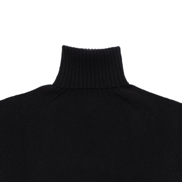 画像3: INVERALLAN（インバーアラン）Roll Neck Saddle Shoulder Sweater（ロールネックサドルショルダーセーター）"Geelong Lambswool" / Black（ブラック） (3)