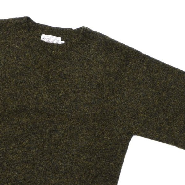 画像4: INVERALLAN（インバーアラン）Crew Neck Saddle Shoulder Sweater（クルーネックサドルショルダーセーター）”Supersoft Shetland” / Pine Shadow（パインシャドー） (4)