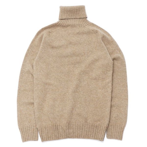 画像2: INVERALLAN（インバーアラン）Roll Neck Saddle Shoulder Sweater（ロールネックサドルショルダーセーター）"Geelong Lambswool" / Dark Natural（ダークナチュラル） (2)