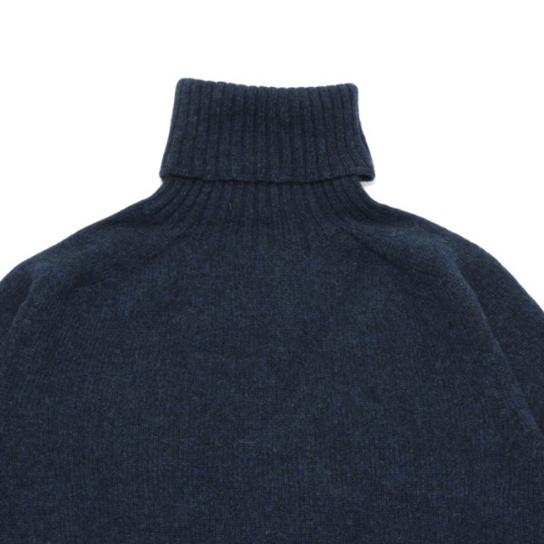 画像3: INVERALLAN（インバーアラン）Roll Neck Saddle Shoulder Sweater（ロールネックサドルショルダーセーター）"Geelong Lambswool" / Cosmos（ミッドナイトネイビー） (3)