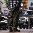 画像13: ENGINEERED GARMENTS（エンジニアードガーメンツ）ANDOVER PANT（アンドーバーパンツ）Cotton 4.5W Corduroy/Olive（オリーブ） (13)