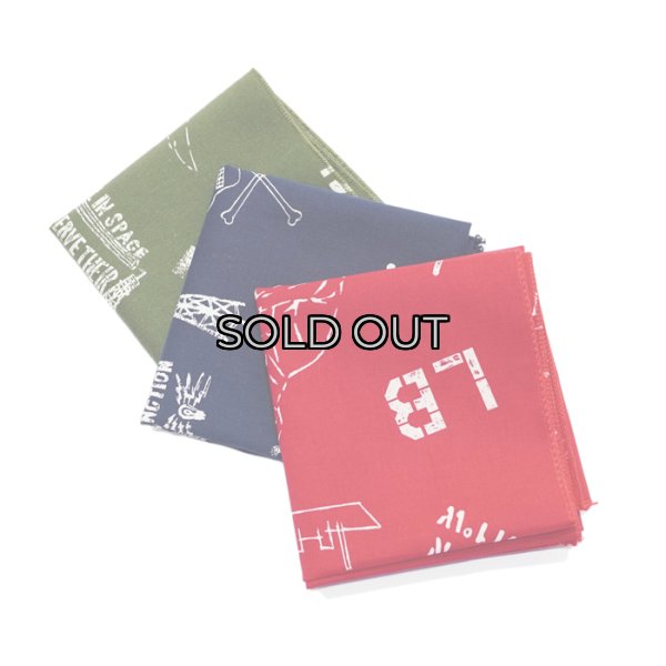 画像1: ENGINEERED GARMENTS（エンジニアードガーメンツ）PRINTED BANDANA（プリンテッドバンダナ）/ Red（レッド）・Navy（ネイビー）・Olive（オリーブ） (1)