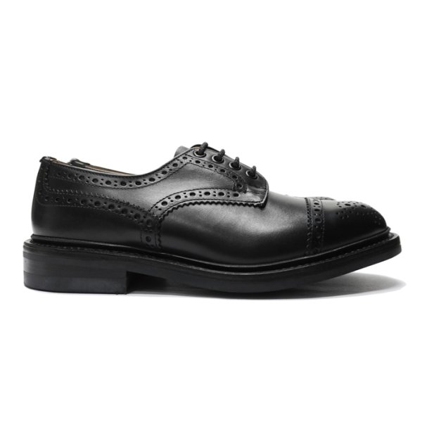 画像1: Tricker's（トリッカーズ）キャップトゥブローグシューズ（ダイナイトソール）/Black Box Calf（ブラックボックスカーフ） (1)