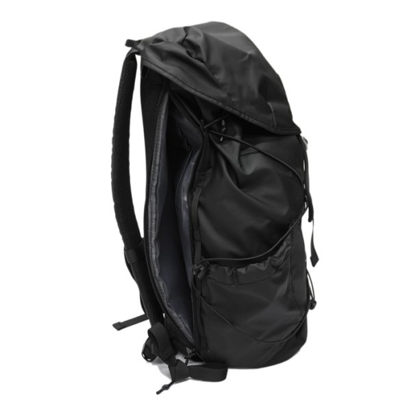 画像9: ELLIKER（エリカー）Wharfe（ワーフェ）"Flapover Backpack" / Black（ブラック） (9)
