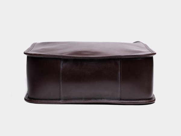 画像4: BEORMA（ベオーマ）The Bodleian（ボドリアン）"Bridle Leather Tote Bag" / Dark Brown（ダークブラウン） (4)