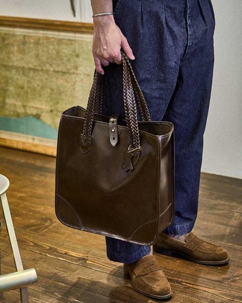 画像2: BEORMA（ベオーマ）The Bodleian（ボドリアン）"Bridle Leather Tote Bag" / Dark Brown（ダークブラウン） (2)