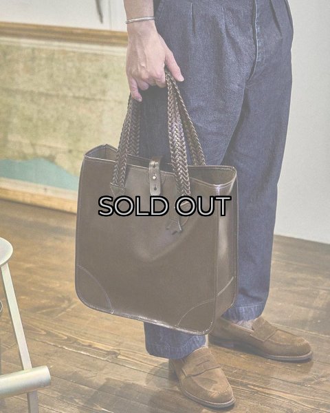 画像2: BEORMA（ベオーマ）The Bodleian（ボドリアン）"Bridle Leather Tote Bag" / Dark Brown（ダークブラウン） (2)