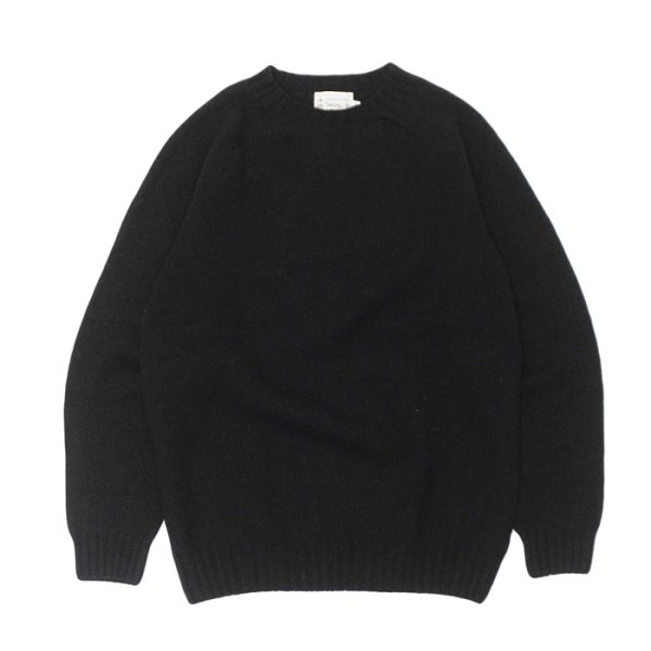 画像1: INVERALLAN（インバーアラン）Crew Neck Saddle Shoulder Sweater（クルーネックサドルショルダーセーター）”Supersoft Shetland" / Black（ブラック） (1)