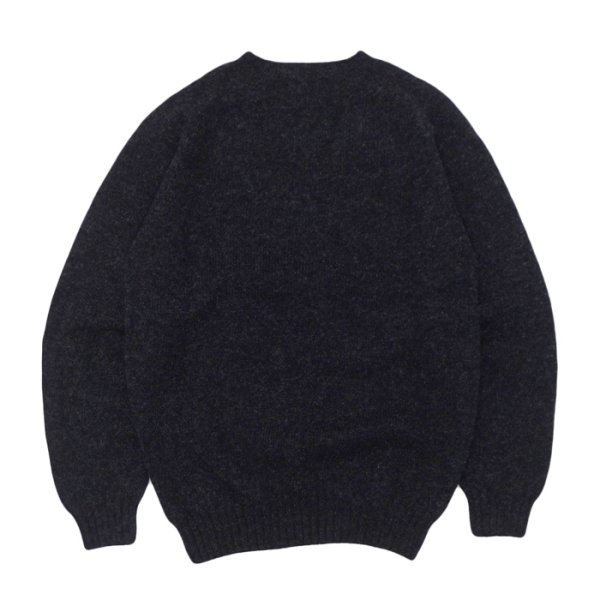 画像2: INVERALLAN（インバーアラン）Crew Neck Saddle Shoulder Sweater（クルーネックサドルショルダーセーター）”Supersoft Shetland” / Charcoal（チャコールグレー） (2)