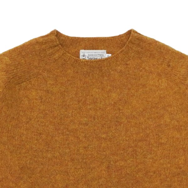画像3: INVERALLAN（インバーアラン）Crew Neck Saddle Shoulder Sweater（クルーネックサドルショルダーセーター）"Supersoft Shetland" / Cumin（クミン） (3)