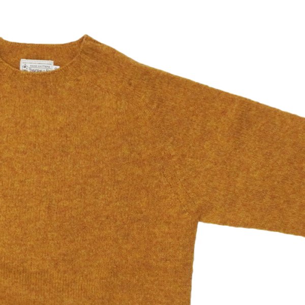 画像4: INVERALLAN（インバーアラン）Crew Neck Saddle Shoulder Sweater（クルーネックサドルショルダーセーター）"Supersoft Shetland" / Cumin（クミン） (4)
