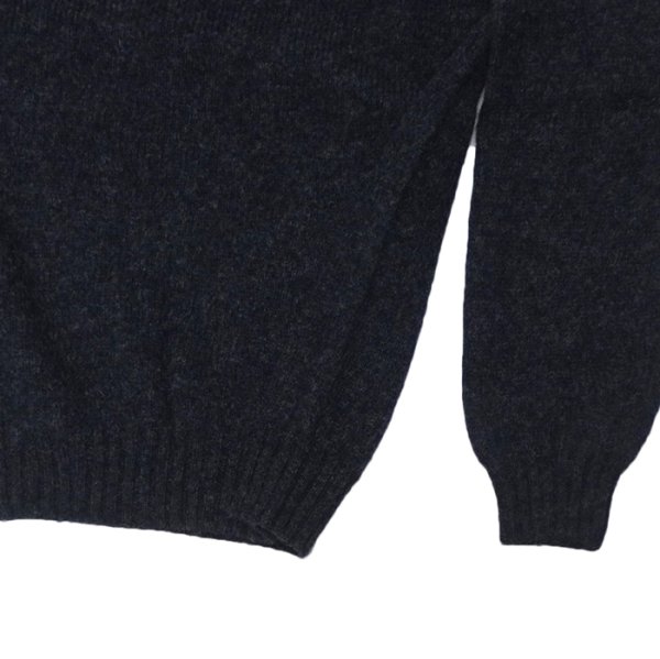 画像5: INVERALLAN（インバーアラン）Crew Neck Saddle Shoulder Sweater（クルーネックサドルショルダーセーター）”Supersoft Shetland” / Charcoal（チャコールグレー） (5)
