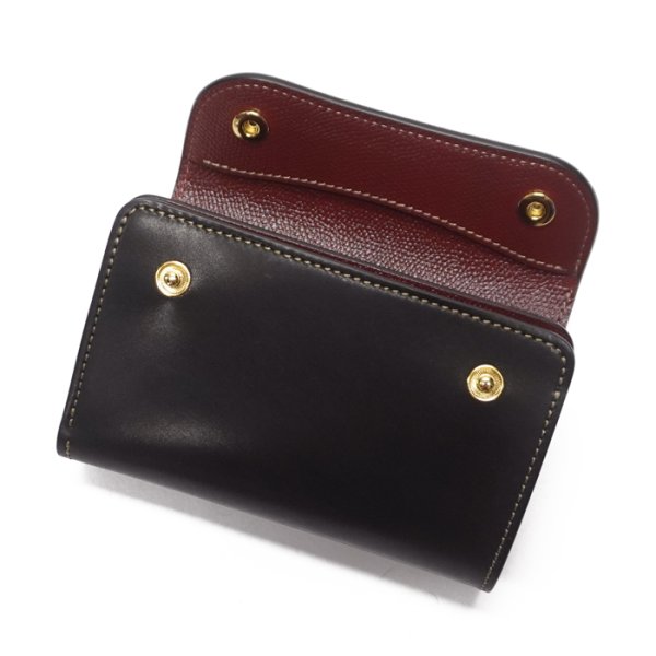 画像4: WILD SWANS(ワイルドスワンズ)BYRNE(バーン)3つ折りウォレット/ブラック"シェルコードバン"×バーガンディ"型押しサドルプルアップ" (4)