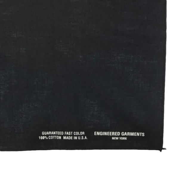 画像6: ENGINEERED GARMENTS（エンジニアードガーメンツ）Printed Bandana（プリンテッドバンダナ）/ Black:TWO TONE（ブラック:2トーン）・Black:NEWS（ブラック:ニュース） (6)