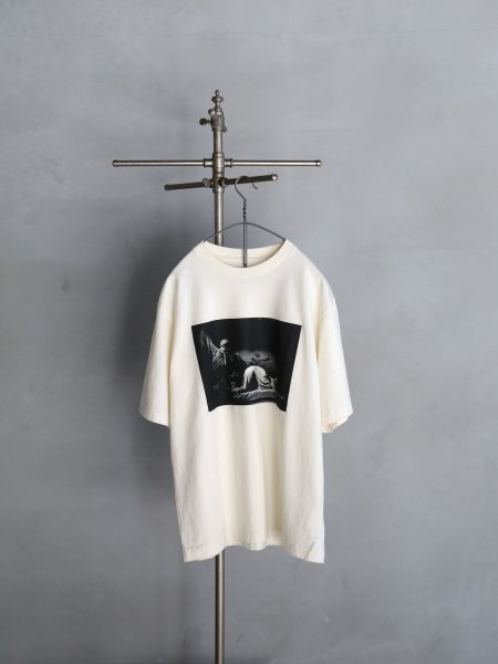 画像7: blurhms ROOTSTOCK（ブラームスルーツストック）Print Tee STANDARD（プリントTシャツ"スタンダード"）"JD CLOSER Photo" / Ivory（アイボリー） (7)