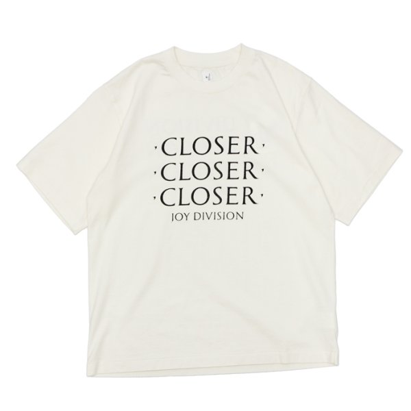 画像2: blurhms ROOTSTOCK（ブラームスルーツストック）Print Tee STANDARD（プリントTシャツ"スタンダード"）"JD CLOSER CLOSER CLOSER" / Ivory（アイボリー）・InkBlack（インクブラック） (2)