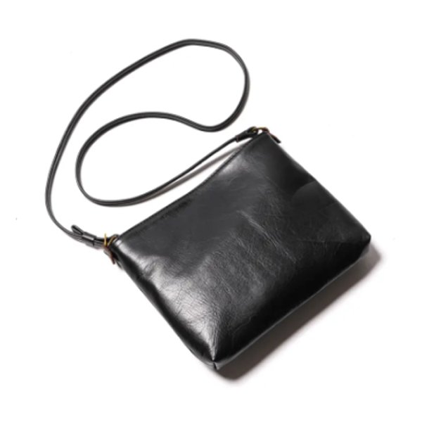 画像1: Y'2 LEATHER（ワイツーレザー）NATURAL SCAR HORSE SACOCHE（ナチュラル スカー ホース サコッシュ）Black（ブラック） (1)