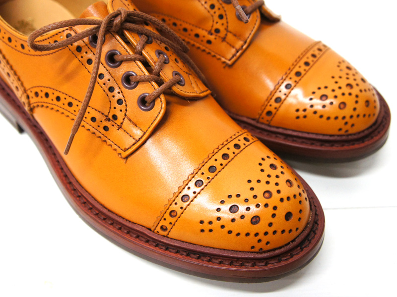 Tricker's（トリッカーズ）キャップトゥ ブローグシューズ（ダイナイト