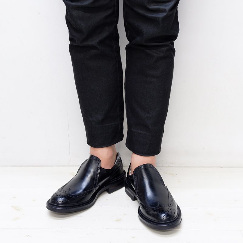 Tricker's（トリッカーズ）スリッポンタイプ ブローグシューズ（リッジ 