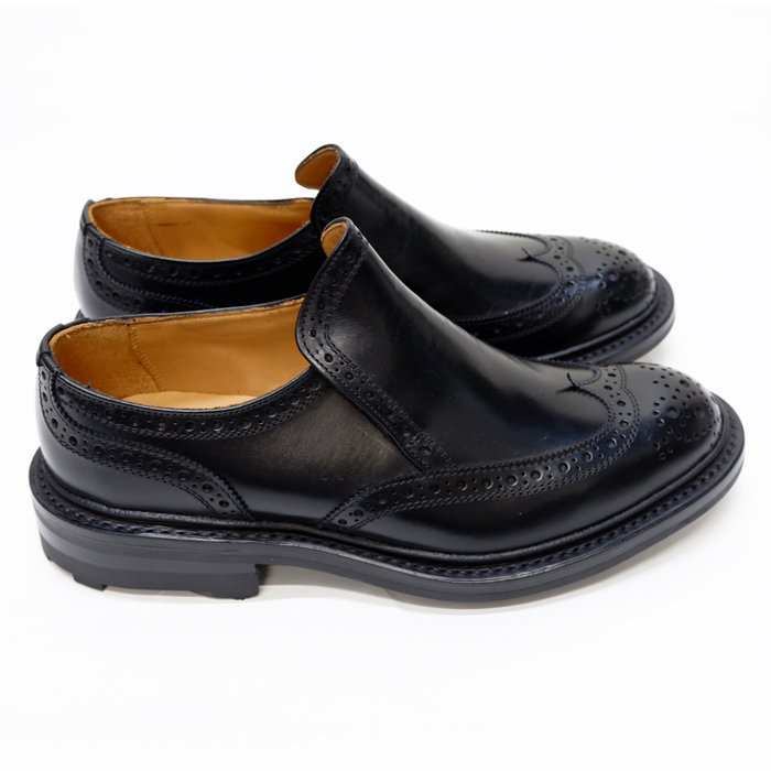 Tricker's（トリッカーズ）スリッポンタイプ ブローグシューズ（リッジ 