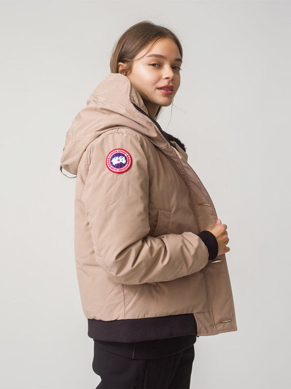 CANADA GOOSE（カナダグース）LABRADOR BOMBER（ラブラドールボンバー 