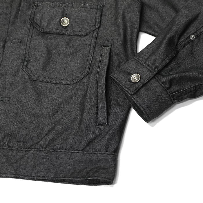 こだわりのディテールを多数備えた〈EG〉 TRUCKER JACKET