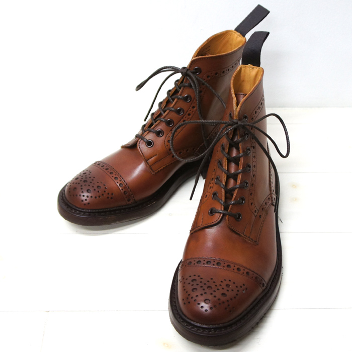 Tricker's（トリッカーズ）キャップトゥ ブローグブーツ（ダイナイト